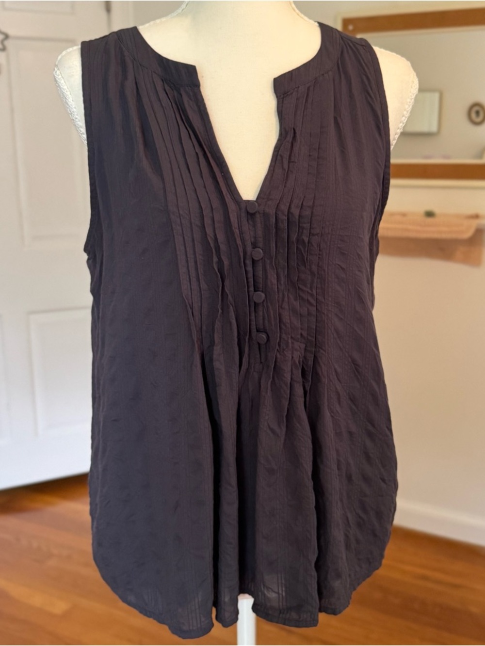 LOFT Gray-Blue Sleeveless Pintuck Pleated Button Front Lined Top Size Small